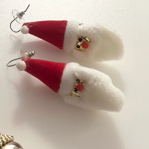 Set Of 4 Vintage Christmas Holiday Festive Santa Jingle Bell Earrings - Picture 2 of 16